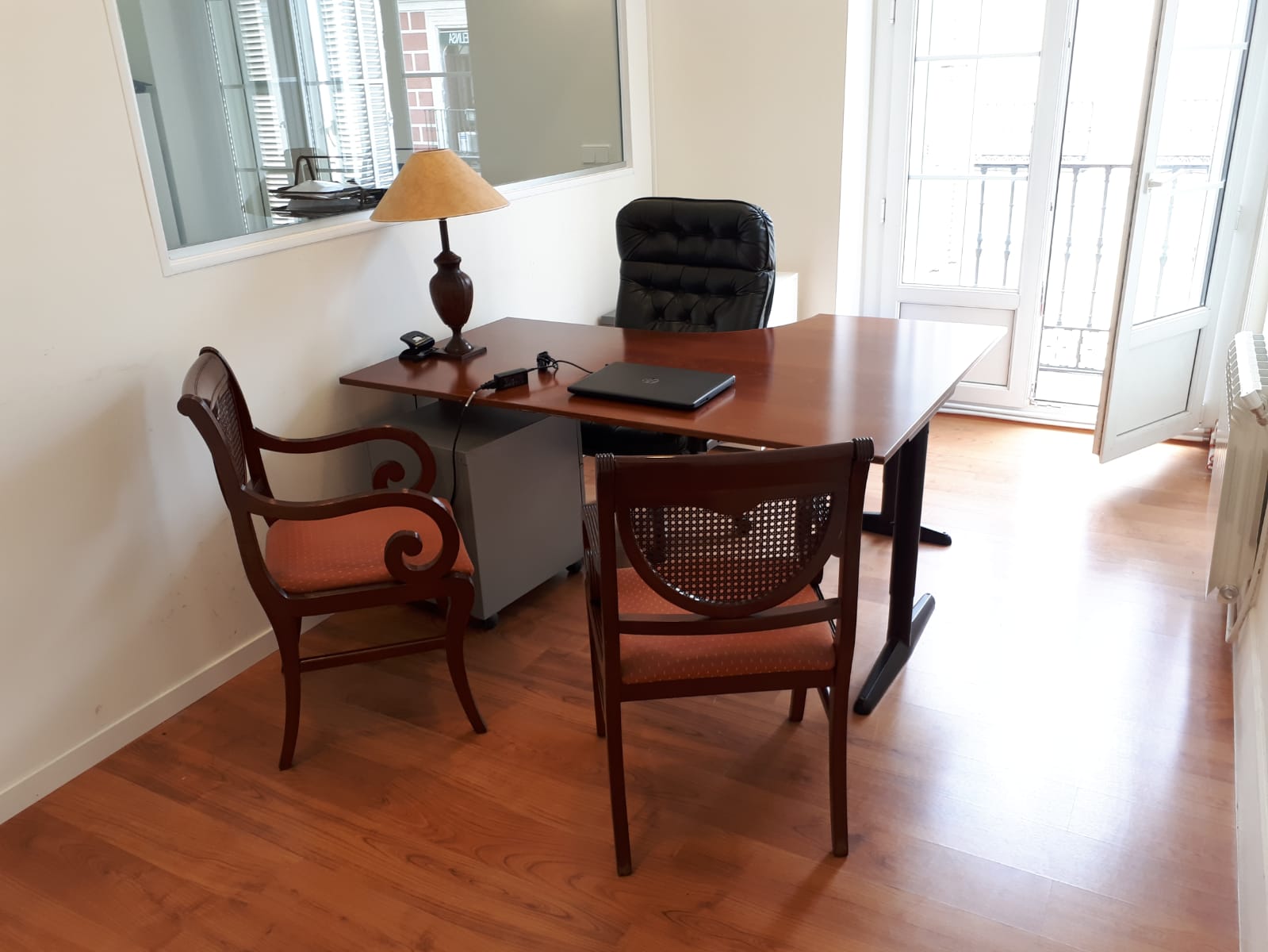 piso compartido madrid, oficina